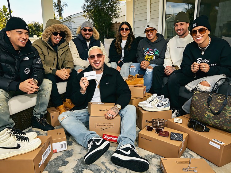 Rep items QC check 2026 — sneakers, bags and streetwear spread out for inspection